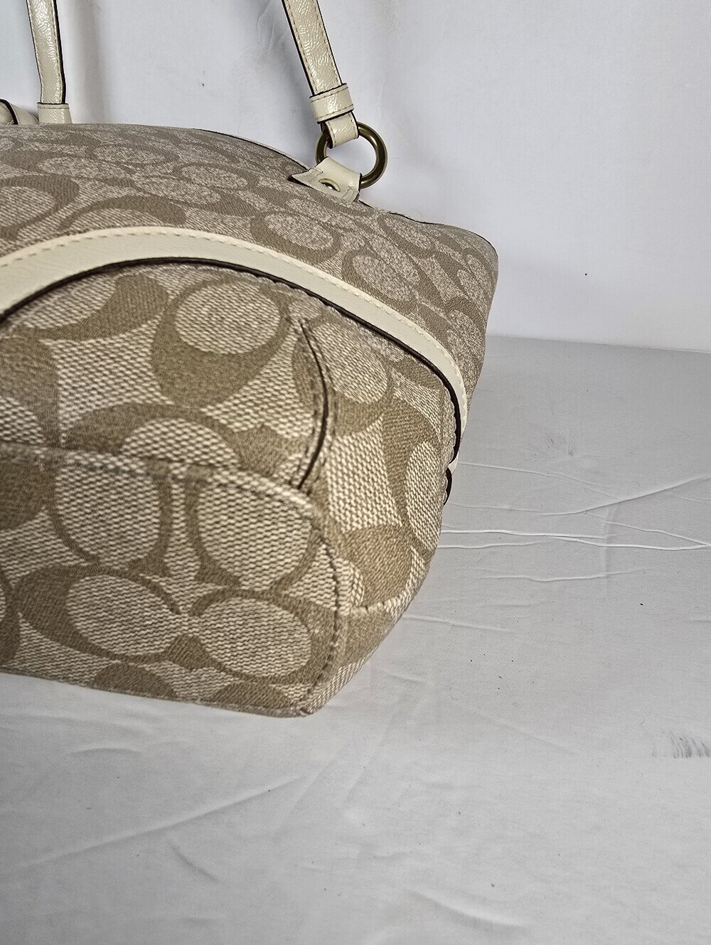 Coach Peyton Tote Bag Khaki And Tan Signature Canvas Exterior Gold Hardware - Picture 11 of 16